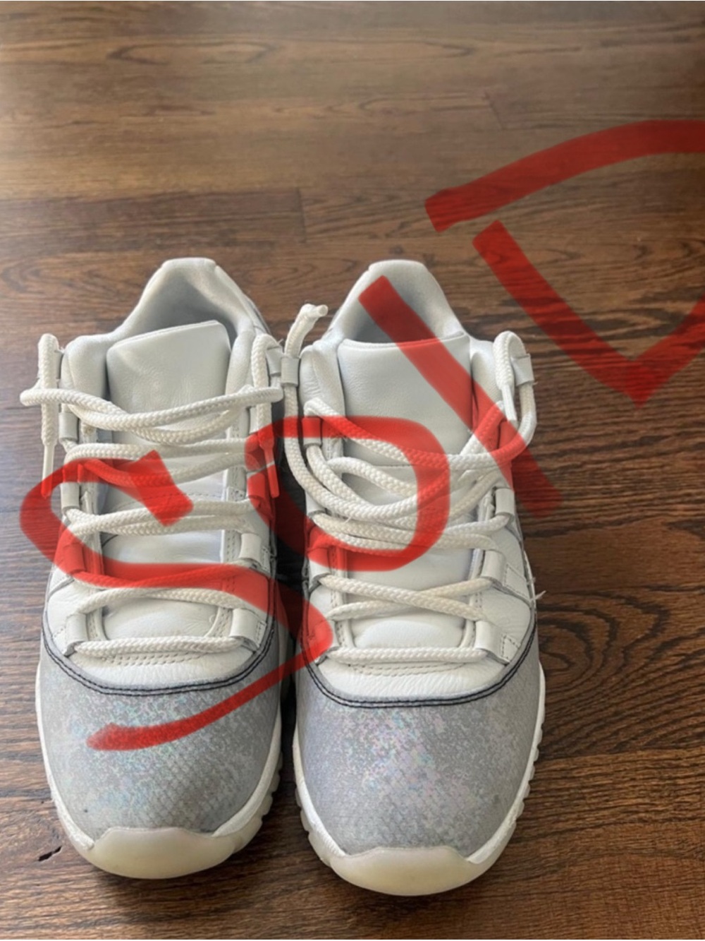 Jordan Kids White Iridescent Low-Top Sneakers
SOLD